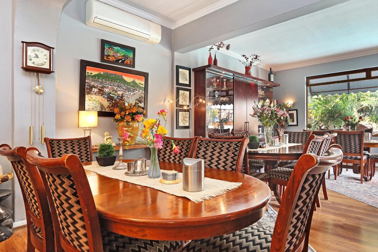 40 Winks Guest House Green Point ケープタウン エクステリア 写真