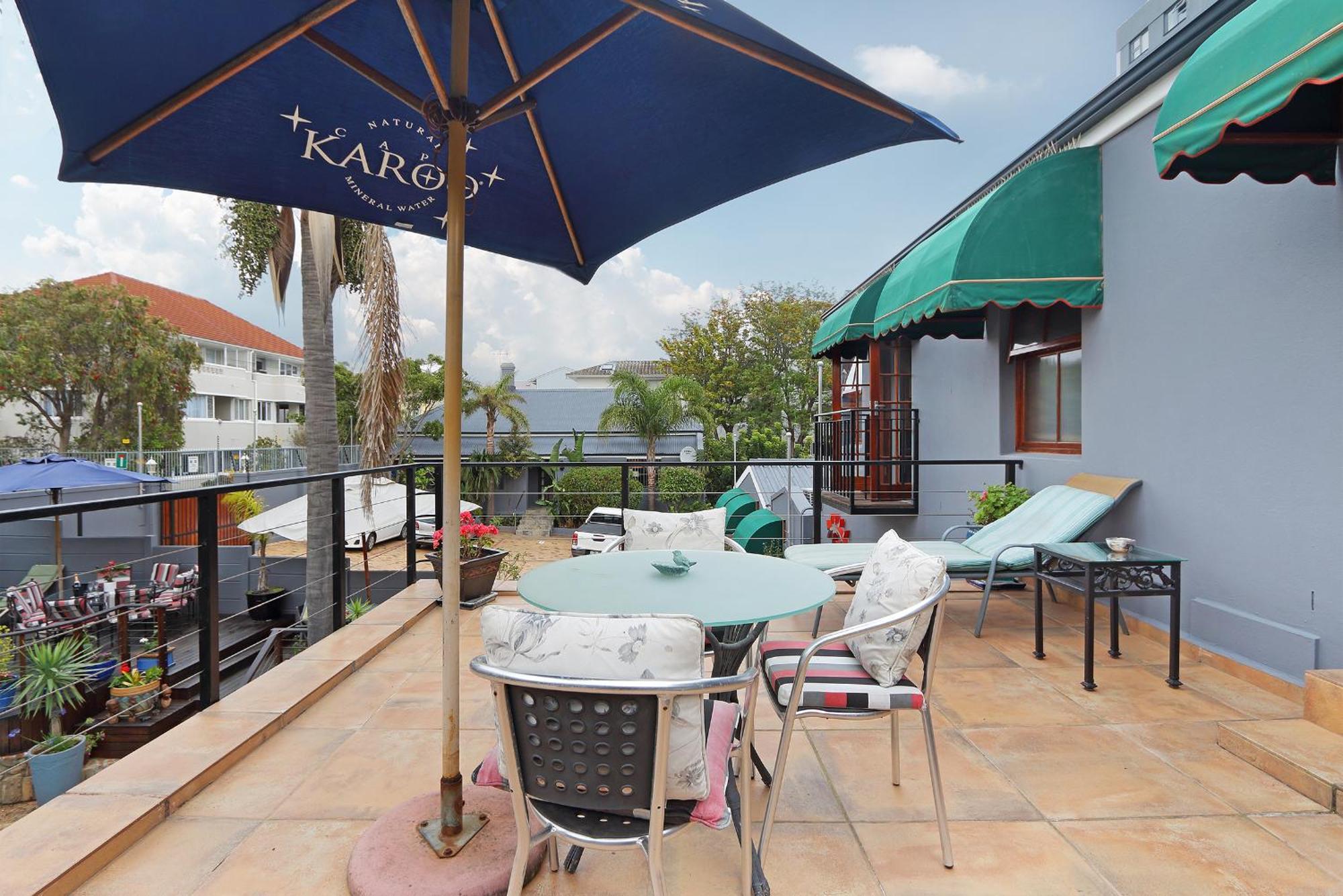 40 Winks Guest House Green Point ケープタウン エクステリア 写真